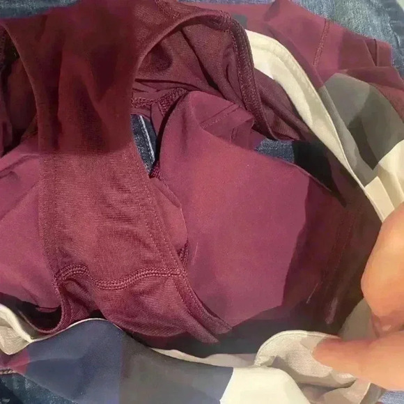 Lululemon | Run Speed Short Plum Pow Stripe
Angel Wing | Sz 8 | EUC - Picture 7 of 7